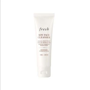 fresh Mini Soy pH-Balanced Hydrating Face Wash
